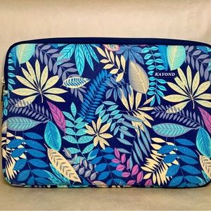 Kaymond Laptop Sleeve